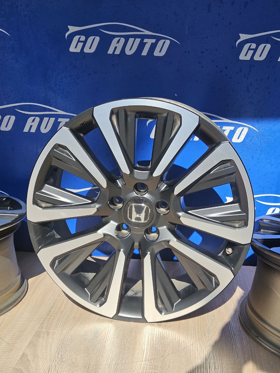 Диски R19 5x114.3 7.5j et45 dia64.1