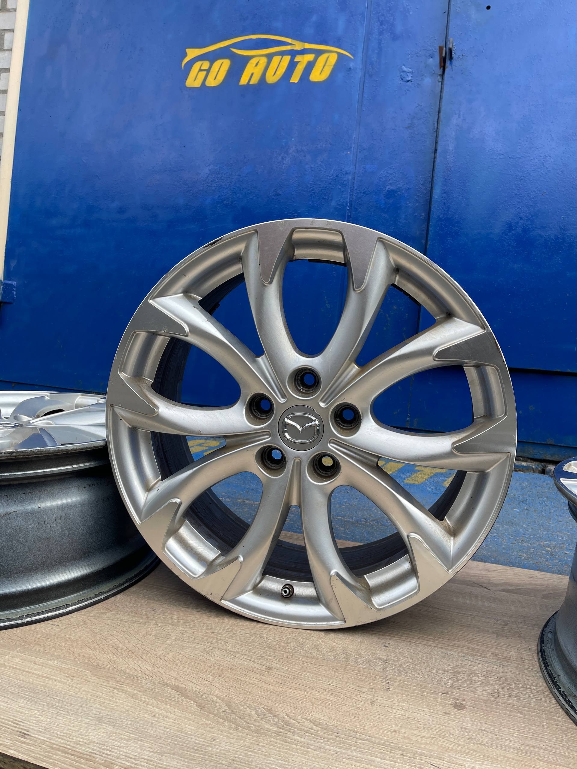 Диски R18 5x114.3 7.5j et50 dia67.1
