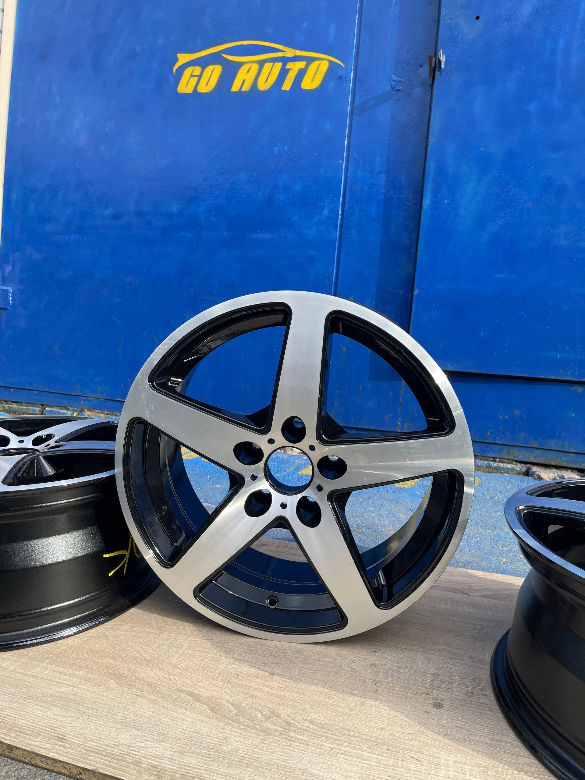 Диски R17 5x114.3 7.5j et40 dia73.1