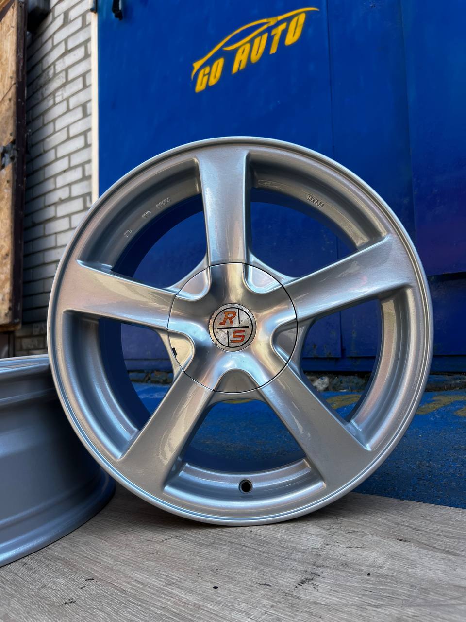 Диски R16 5x114.3 7j et38 dia69.1