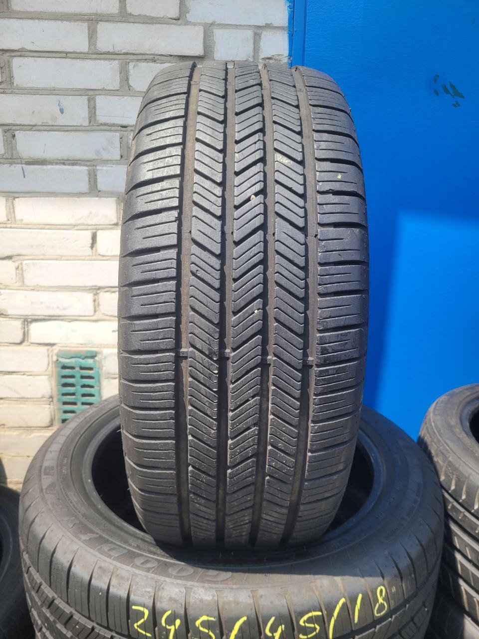 Вживані шини GoodYear Eagle LS2 245/45/R18 100V