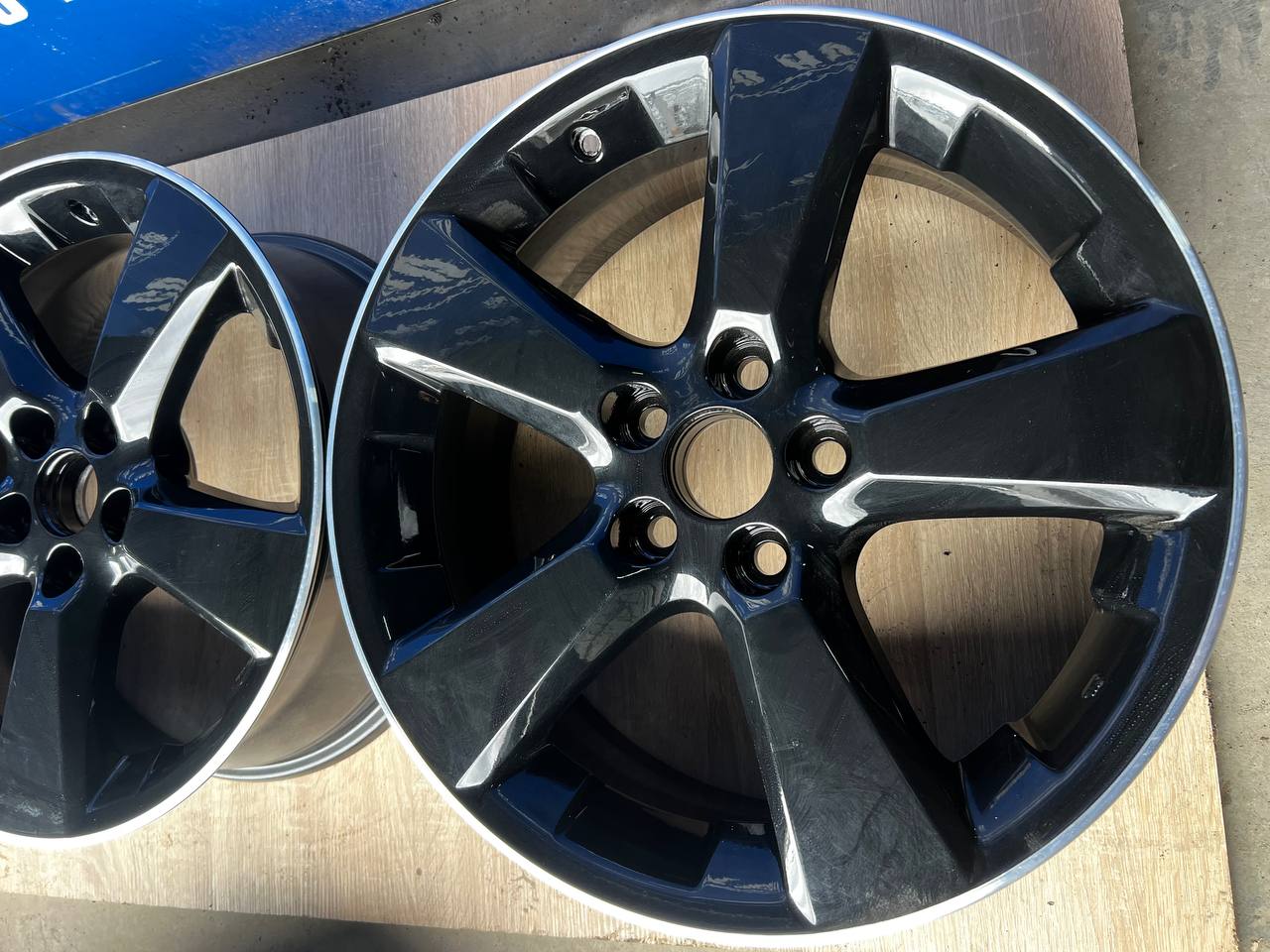 Диски R18 5x114.3 7j et35 dia60.1