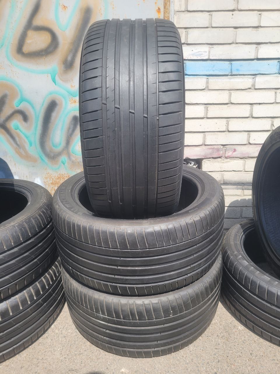 Вживані шини Michelin Pilot Sport⁴ Suv 295/40/R21 111Y