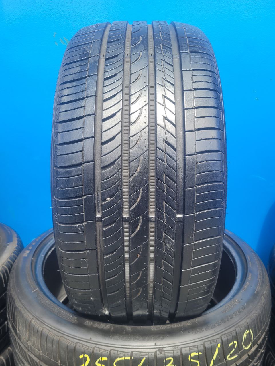 Вживані шини Roadstone Nfera AU5 255/35/R20 97W